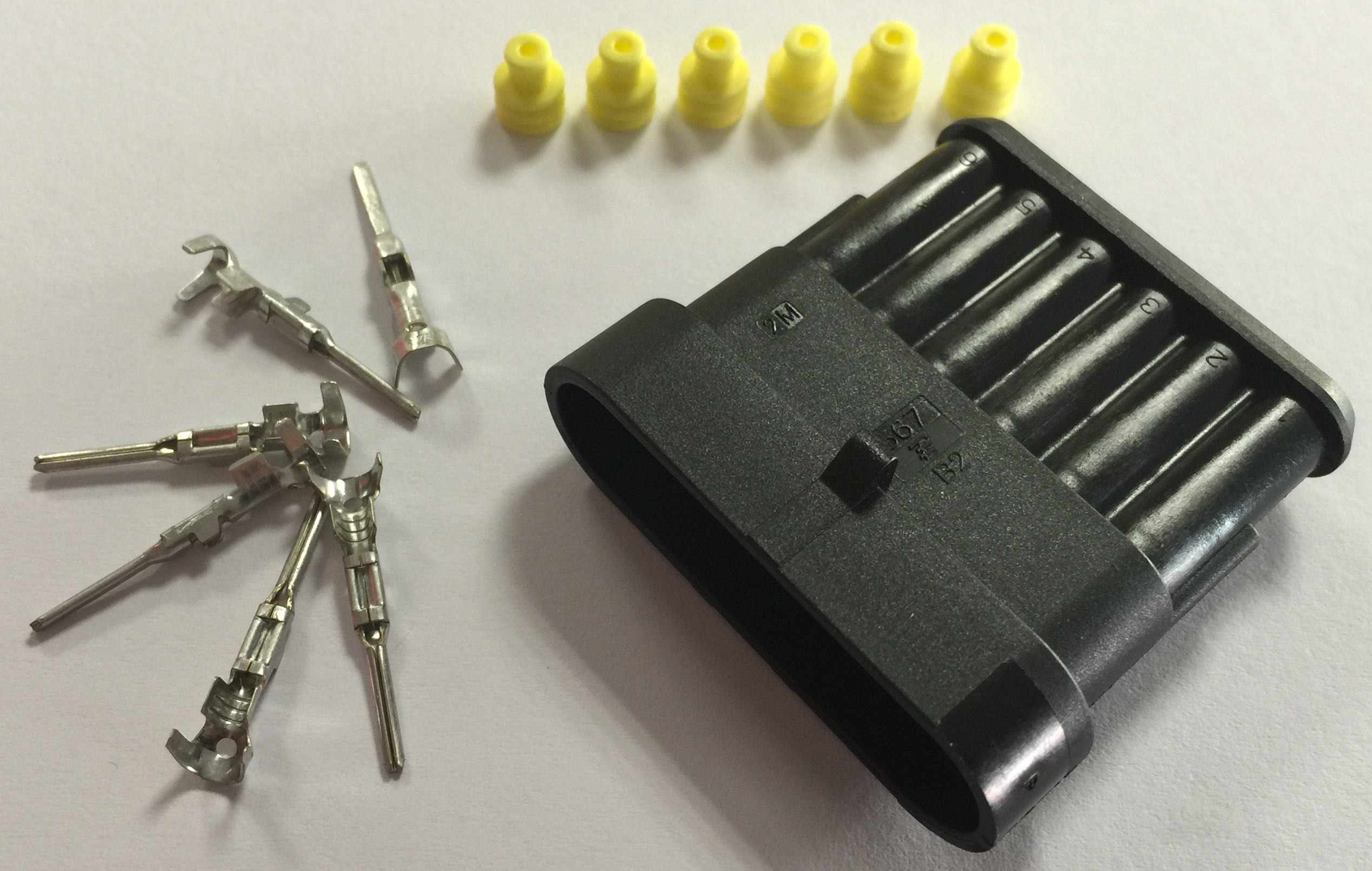 Zásuvka 6.pólová vodotěsná Superseal